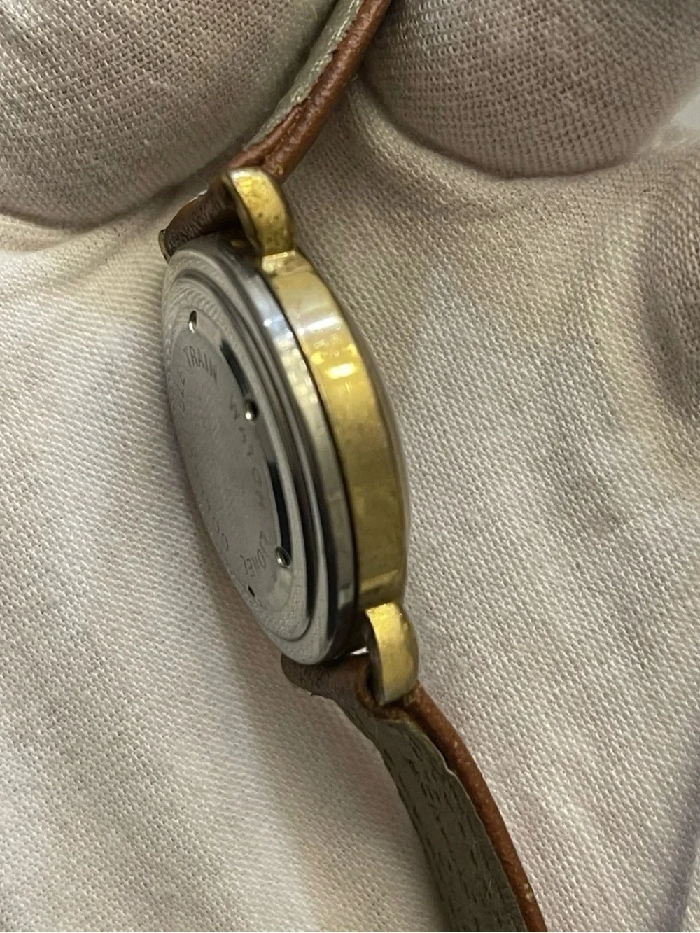 Vintage Lionel Legendary Collectible Train Watch Gold Tone Leather 33mm Men's